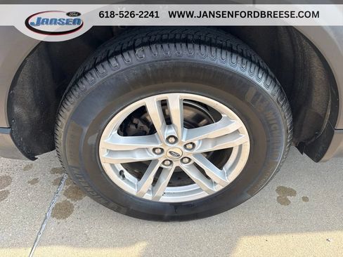 Used 2020 Ford Explorer XLT w/ Comfort Package AWD/4WD image 8