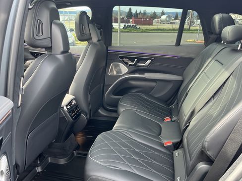 Used 2023 Mercedes-Benz EQS 580 4MATIC SUV image 13