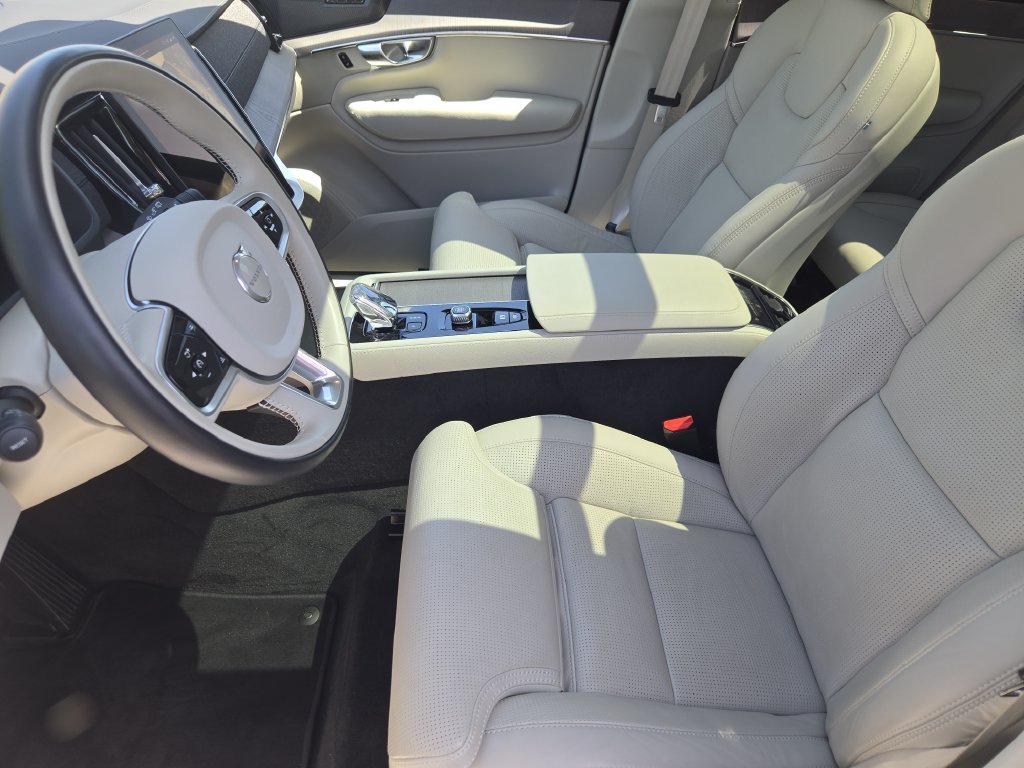 Used 2026 Volvo XC90 B6 Ultra w/ Protection Package AWD/4WD image 13