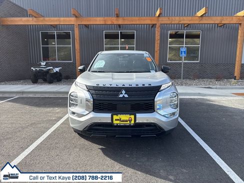 Used 2022 Mitsubishi Outlander SE image 8