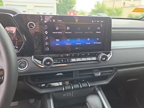 Certified 2025 Chevrolet Colorado LT RWD image 15