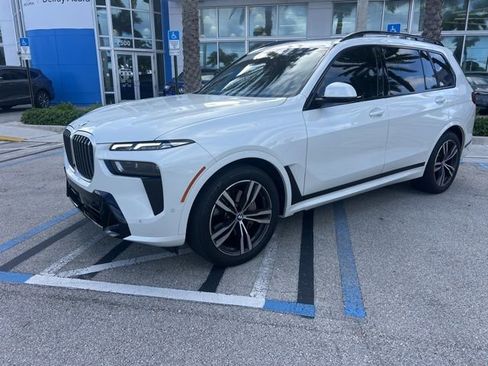 Used 2023 BMW X7 xDrive40i w/ M Sport Package image 5
