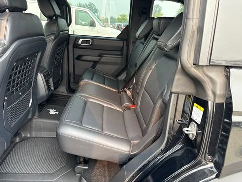 Used 2025 Ford Bronco Badlands AWD/4WD image 13