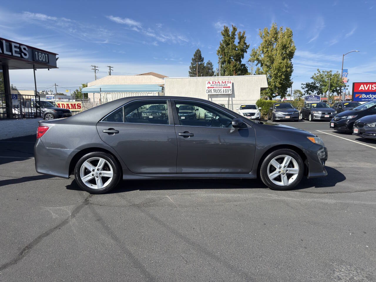 Used 2012 Toyota Camry SE FWD image 2