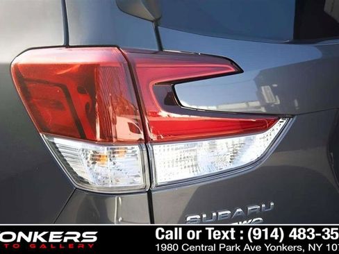 Used 2021 Subaru Forester Premium image 11
