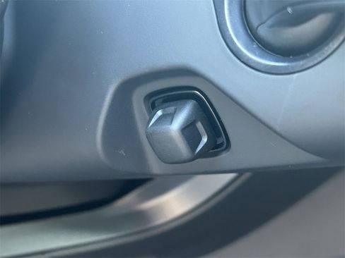 Used 2025 Porsche Cayenne GTS image 31