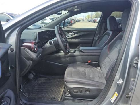 Used 2025 Chevrolet Blazer EV RS AWD/4WD image 8