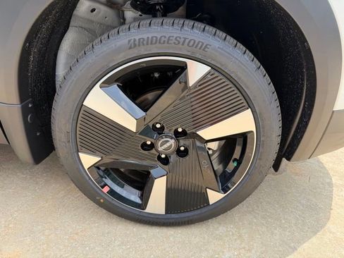 New 2026 Nissan Kicks SR FWD image 10