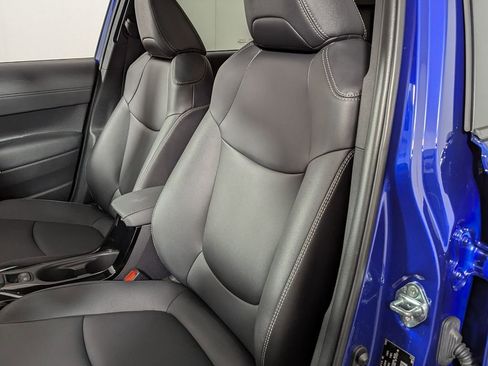 Certified 2022 Toyota Corolla Cross XLE image 21