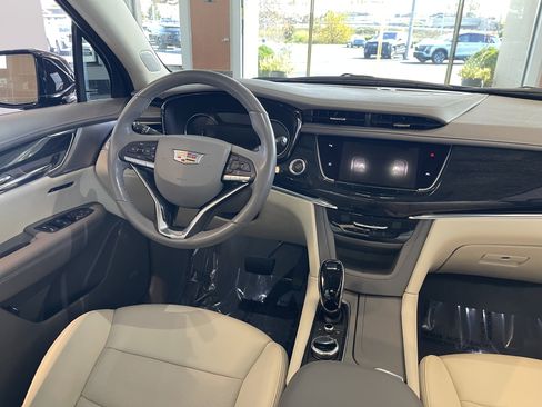 Certified 2022 Cadillac XT6 Premium Luxury image 22