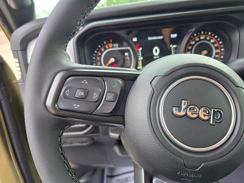 New 2025 Jeep Gladiator Willys image 19