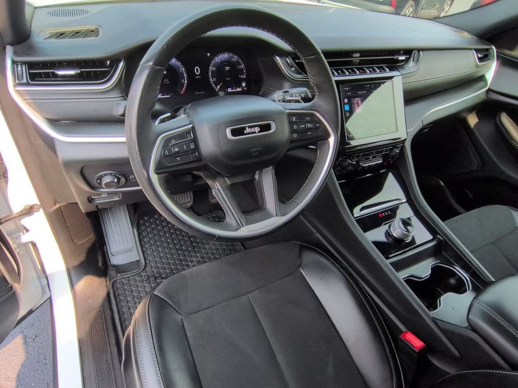 Used 2024 Jeep Grand Cherokee Altitude AWD/4WD image 2