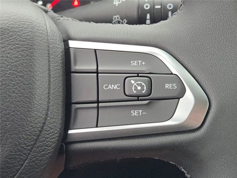 New 2026 Jeep Compass Latitude image 32