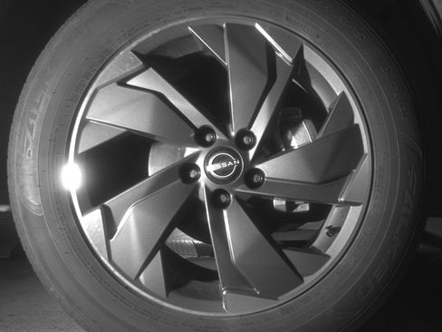 Used 2025 Nissan Rogue SV FWD image 13