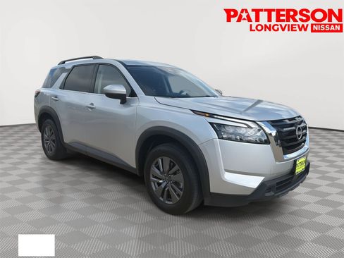 Used 2024 Nissan Pathfinder SV FWD image 1