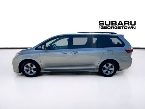Used 2019 Toyota Sienna LE FWD image 4
