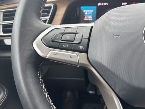 Used 2024 Volkswagen Atlas SE w/ Panoramic Sunroof Package image 21