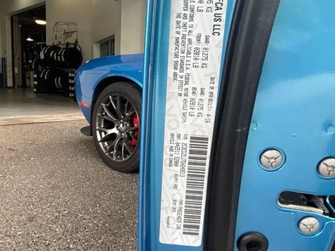 Used 2016 Dodge Challenger SRT RWD image 19