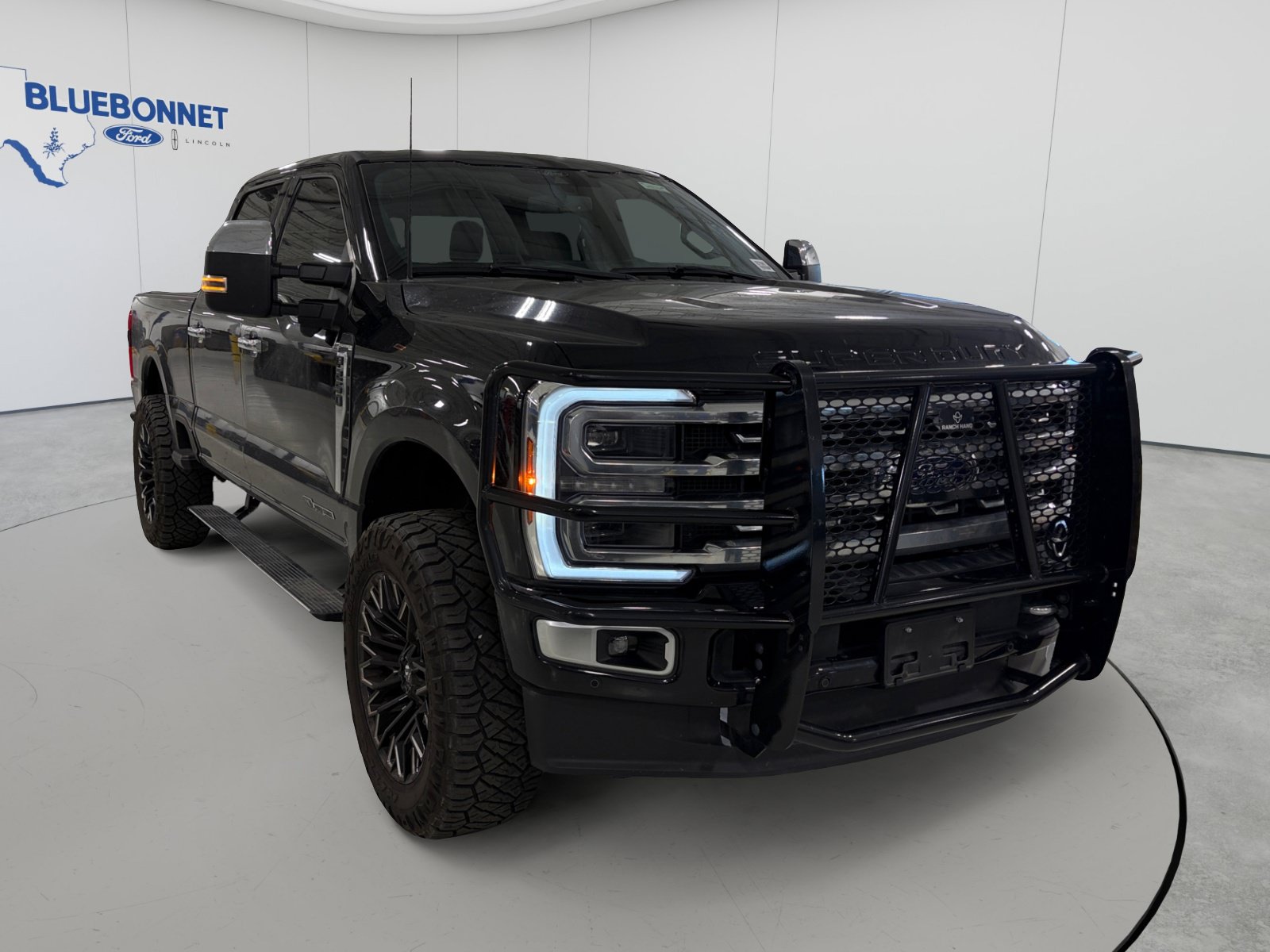 Used 2024 Ford F250 Platinum AWD/4WD image 3