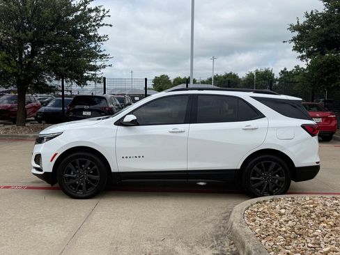 Used 2022 Chevrolet Equinox RS w/ LPO, Floor Liner Package AWD/4WD image 2