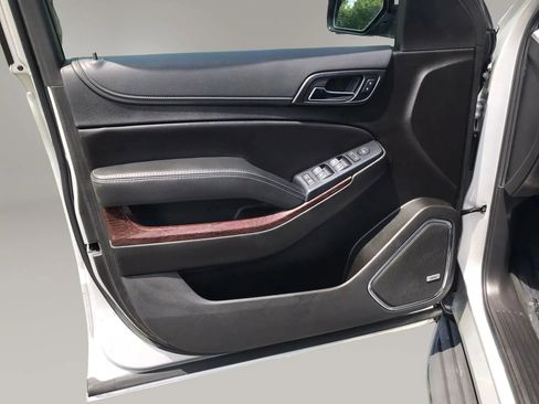 Used 2019 GMC Yukon XL SLE w/ SLE Value Package AWD/4WD image 12