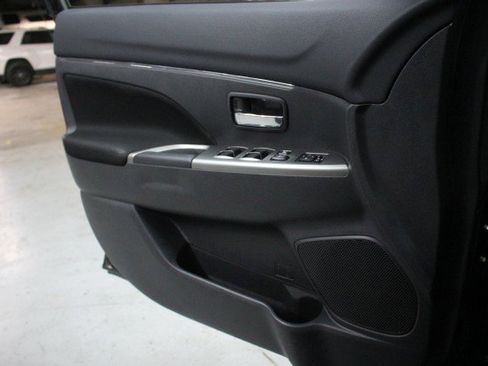 Used 2020 Mitsubishi Outlander Sport SE image 19