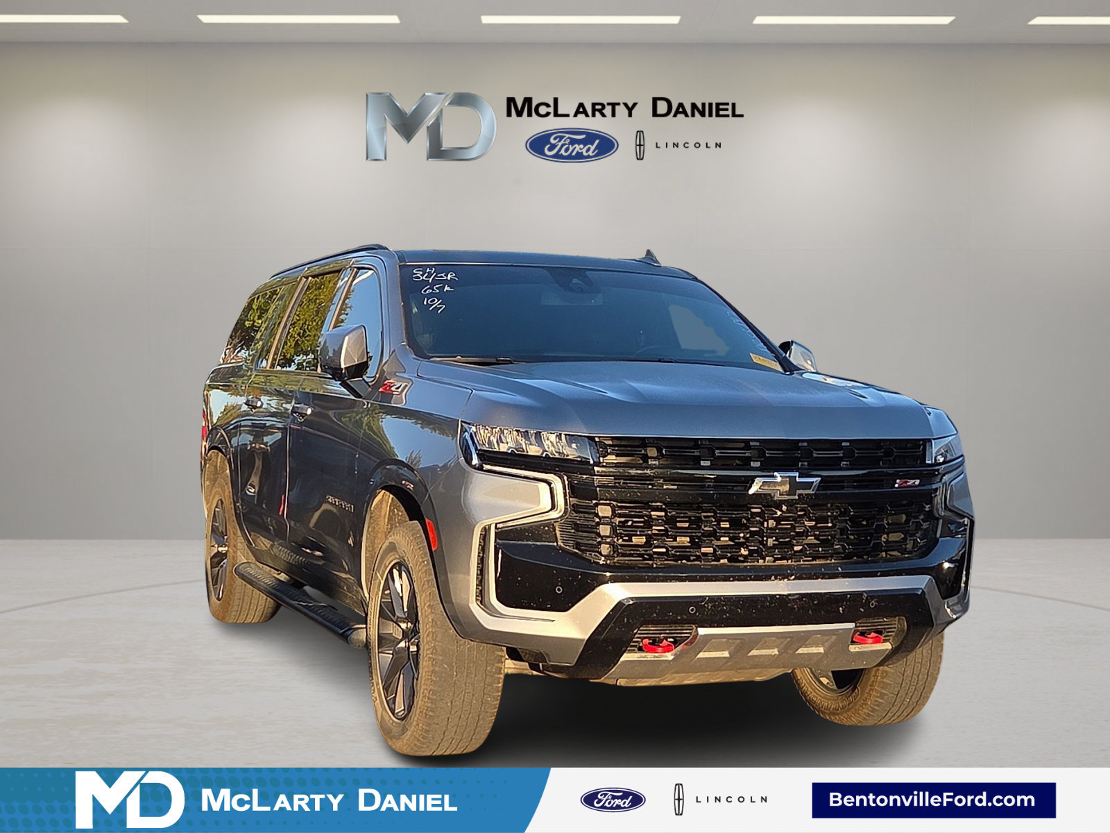 Used 2023 Chevrolet Suburban Z71 w/ Luxury Package AWD/4WD image 1
