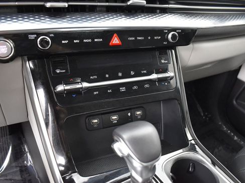 Certified 2024 Kia Carnival SX Prestige image 15