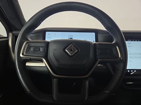 Used 2025 Rivian R1S Adventure Dual AWD/4WD image 28