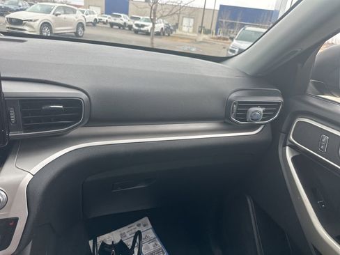 Used 2020 Ford Explorer XLT w/ Equipment Group 202A image 5