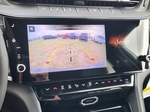 New 2026 Jeep Grand Cherokee Limited RWD image 13