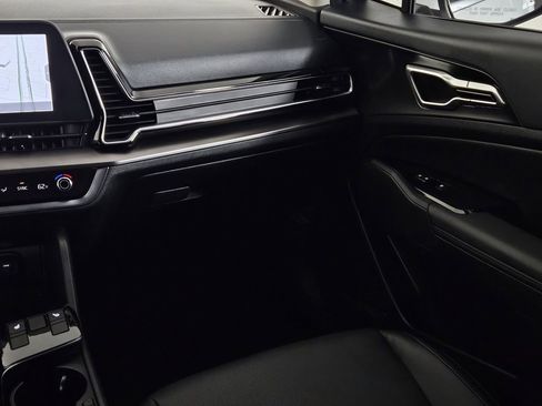 Used 2025 Kia Sportage EX image 10