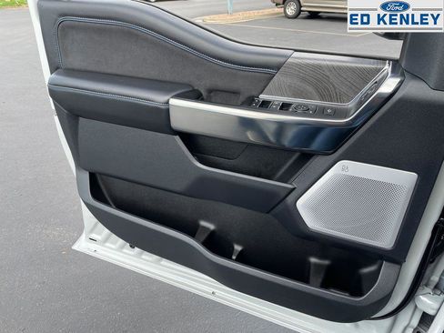 Used 2025 Ford F350 Platinum image 26