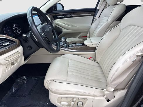 Used 2019 Genesis G90 3.3T Premium RWD image 17