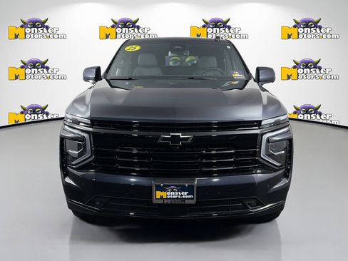 Used 2025 Chevrolet Suburban RST w/ Sun And Tow Package AWD/4WD image 2
