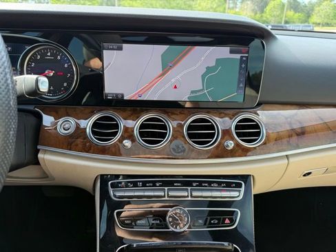 Used 2017 Mercedes-Benz E 300 4MATIC image 17