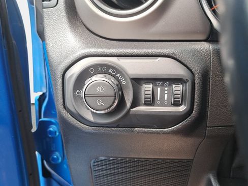 Used 2021 Jeep Gladiator Sport AWD/4WD image 24