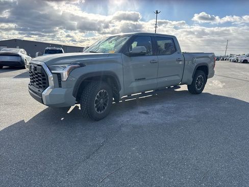 Used 2022 Toyota Tundra SR5 image 3