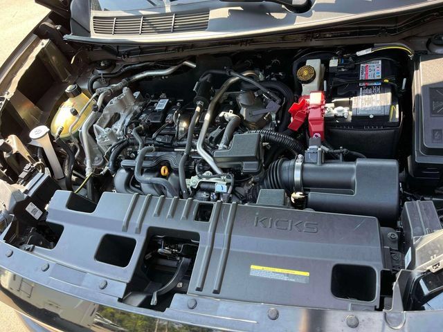 Used 2025 Nissan Kicks SR AWD/4WD image 13