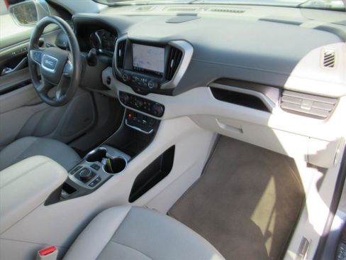 Used 2018 GMC Terrain Denali w/ Advanced Safety Package image 11