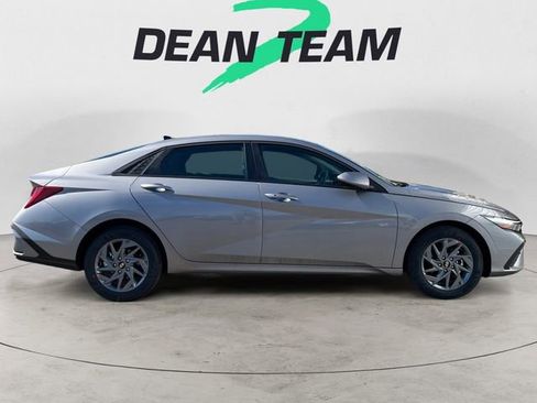 New 2026 Hyundai Elantra Blue image 8