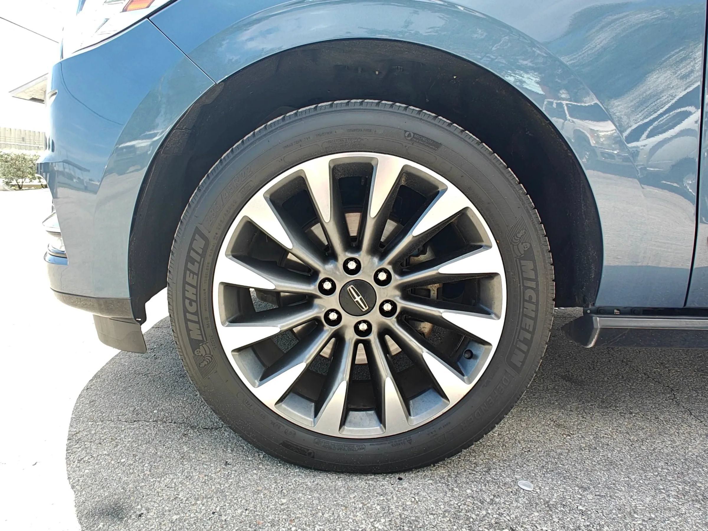 Used 2019 Lincoln Navigator Select RWD image 32