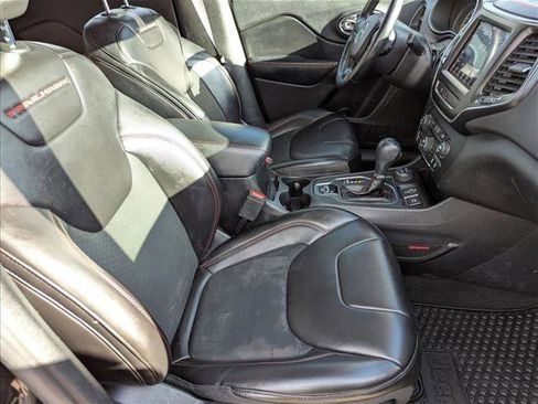 Used 2019 Jeep Cherokee Trailhawk w/ Comfort/Convenience Group image 20