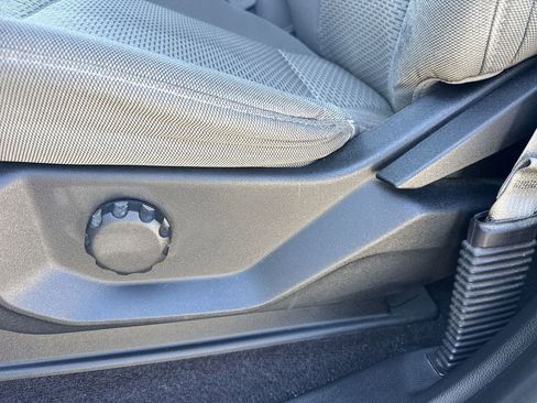 Used 2017 Ford F150 XLT image 14