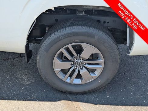 Certified 2025 Nissan Frontier SV w/ SV Convenience Package AWD/4WD image 19