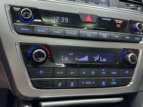 Used 2016 Hyundai Sonata Limited w/ Option Group 05 FWD image 20