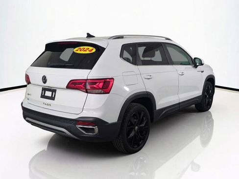 Used 2024 Volkswagen Taos SE FWD image 5