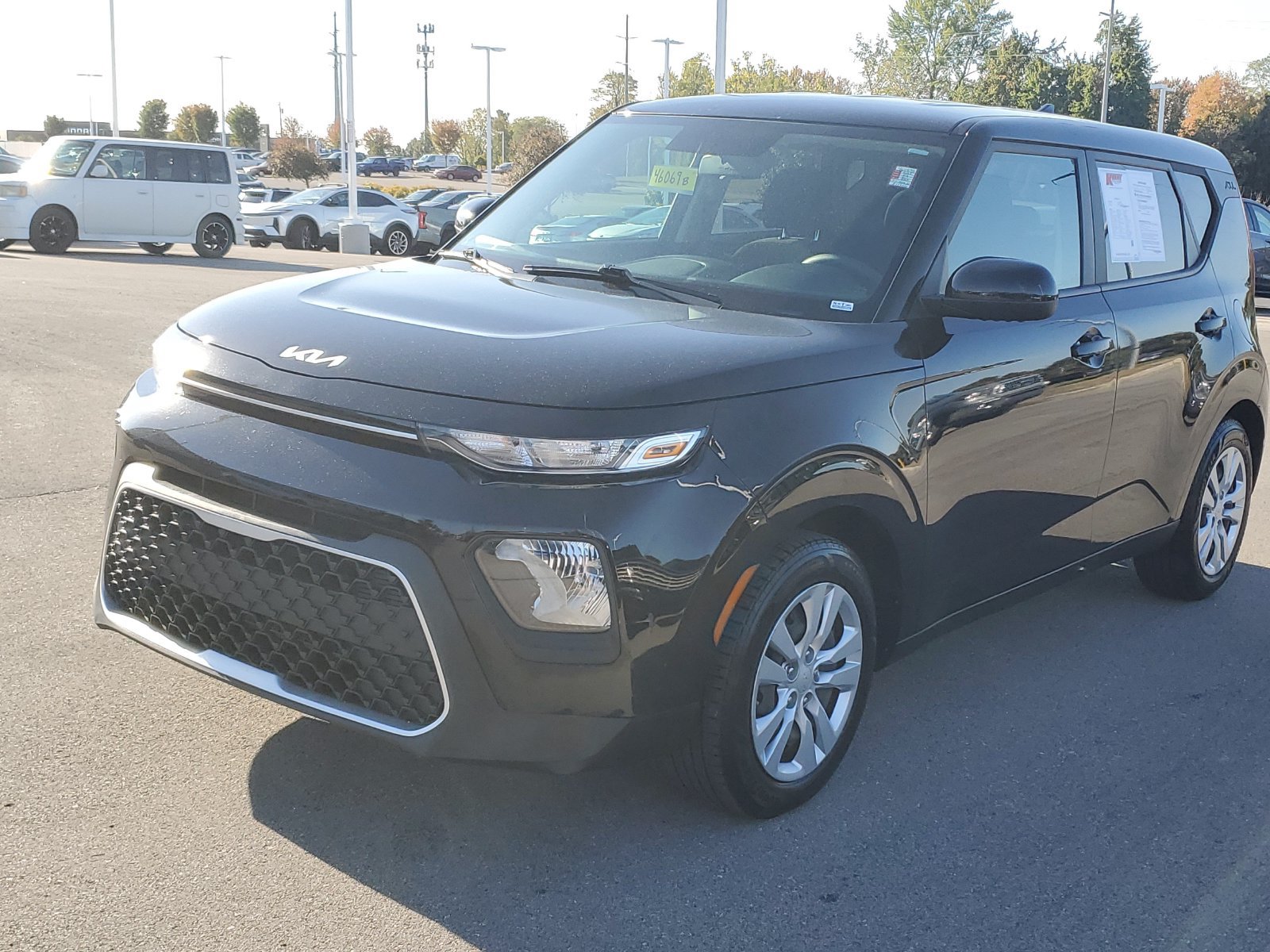 Used 2022 Kia Soul LX FWD image 2