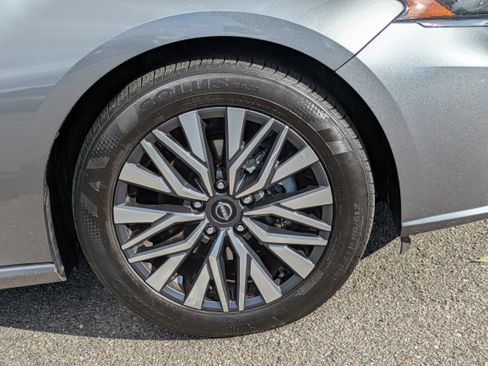 Used 2023 Nissan Altima 2.5 SV image 11