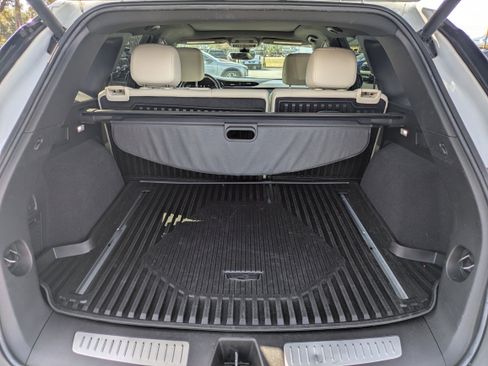 Used 2022 Cadillac XT5 Sportv w/ LPO, ONYX Package image 7